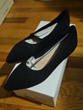 Women's Black Knit Pointed-Toe Slip-On Flats